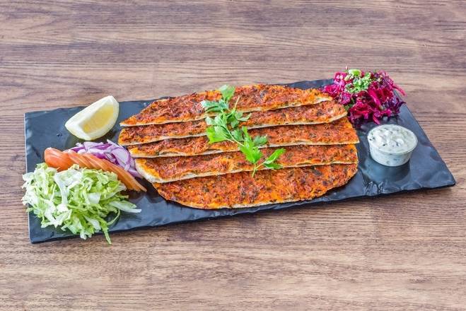 Lahmacun (Kiymali) Pide