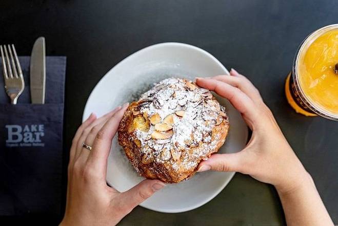 Chocolate & Almond Croissant (SF)