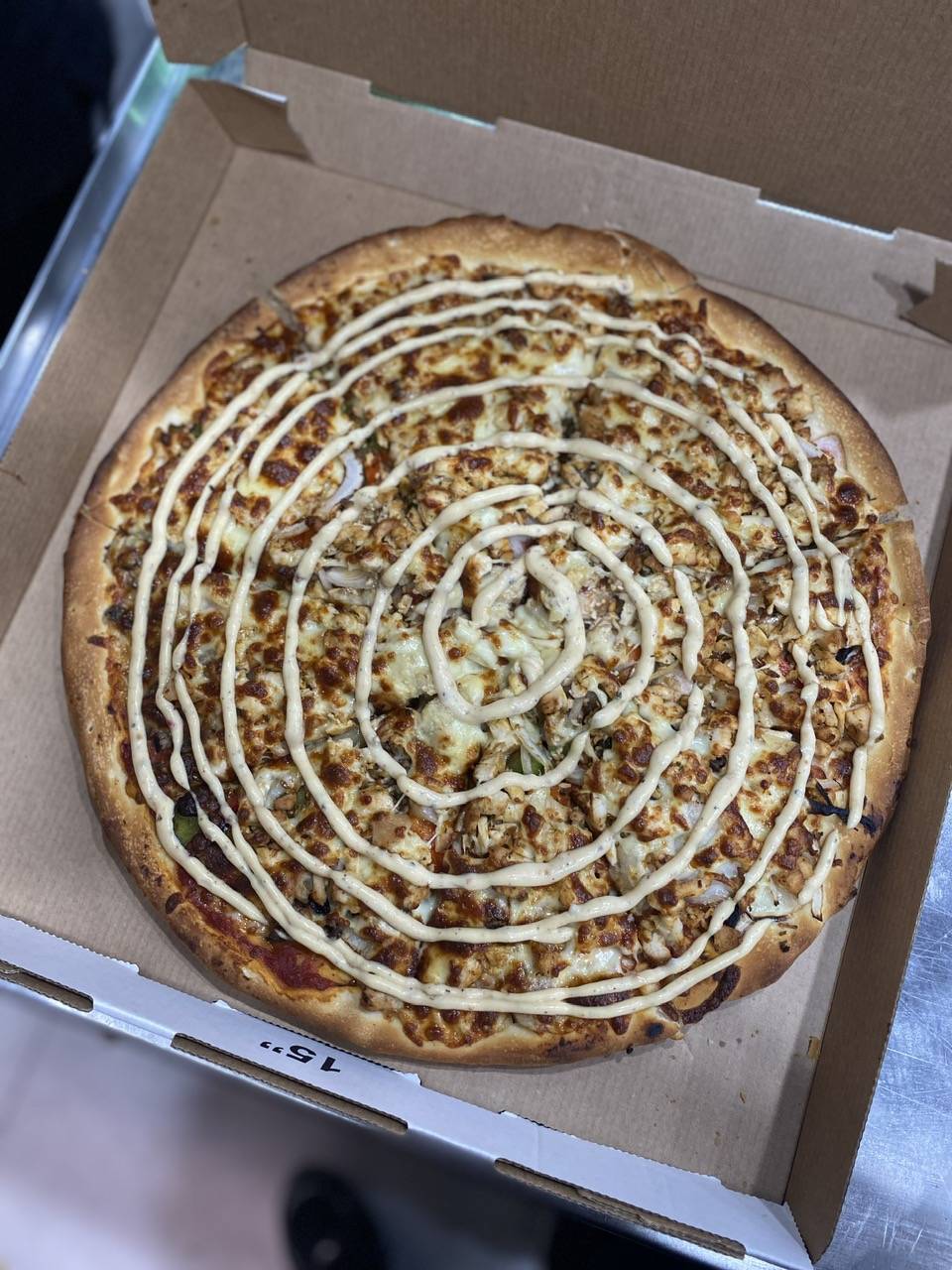 Aioli garlic Chicken Pizza