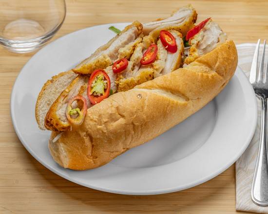 Crispy chicken banh mi