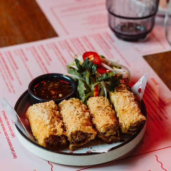 VEGETABLE SPRING ROLL (4)