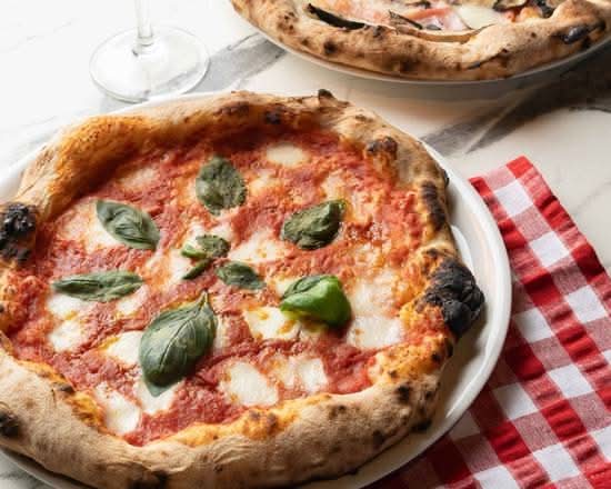 Margherita Pizza (V)