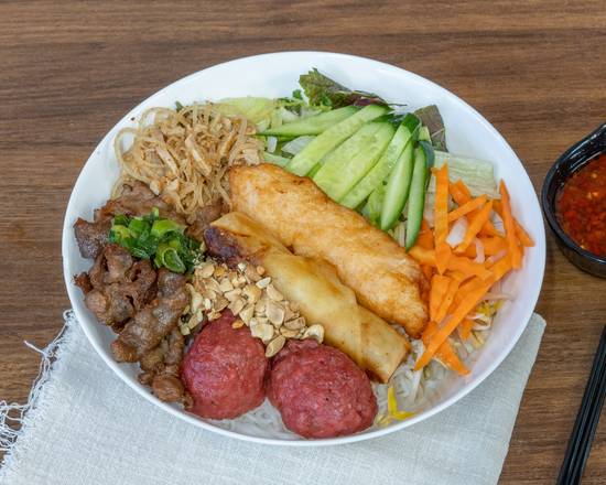Combination Noodles Salad Bowl