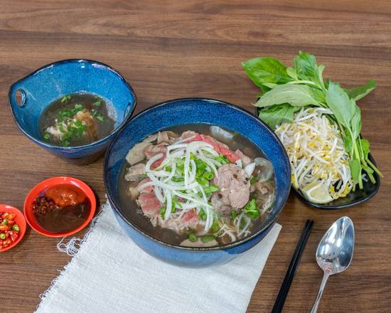 Super Xoxo Rice Noodle beef Soup