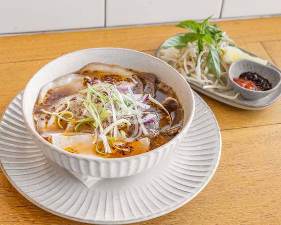 Spicy Lemongrass Beef and Pork (Bun Bo Hue) (GFO)
