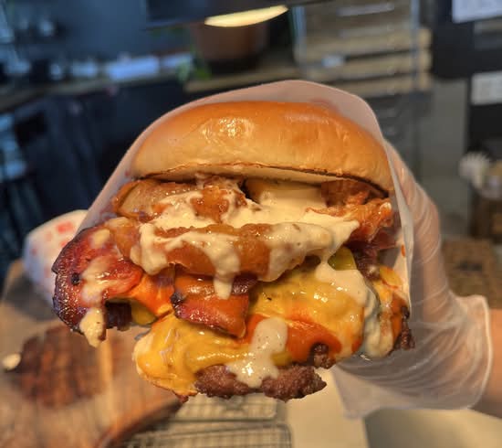 CHEESEBURGER DELUXE