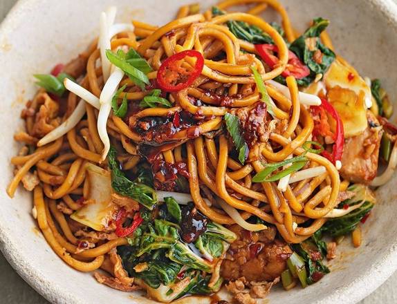 Mee Goreng with Scrambled Egg