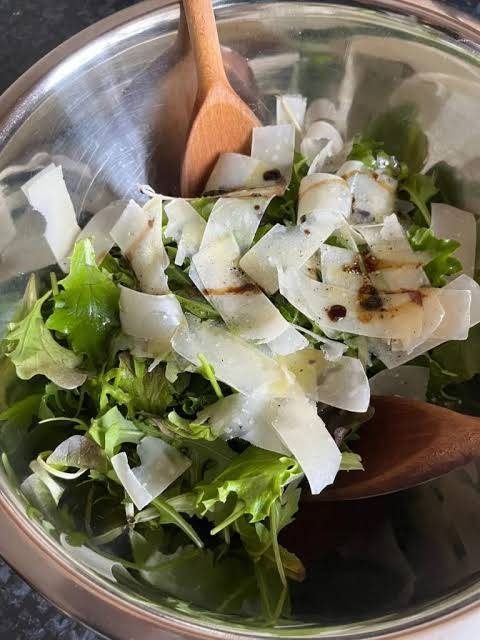 Rocket Salad with Cheddar Cheese