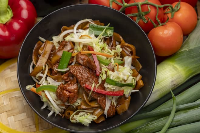 Stir Fried Beef Rice Noodles
