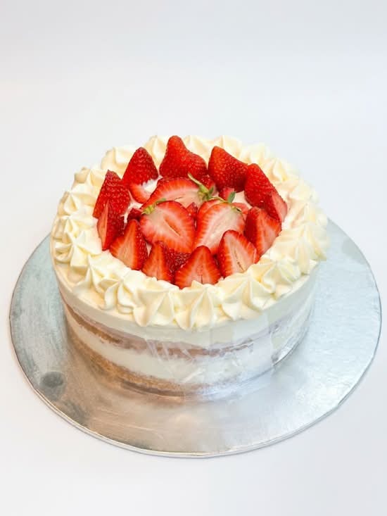 Strawberry Fresh Cream Sponge Cake
