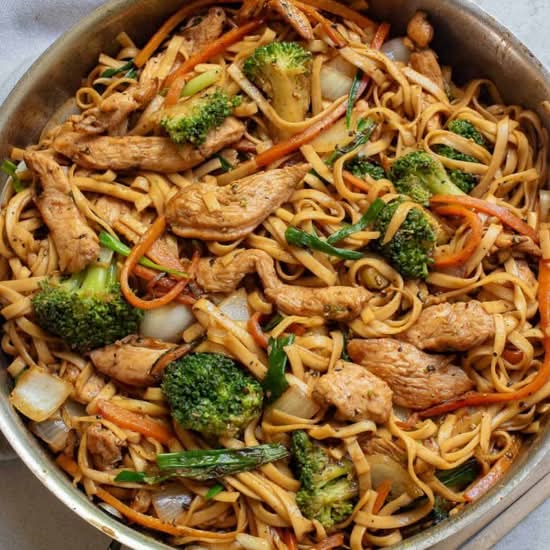 Black Pepper Chicken Noodle