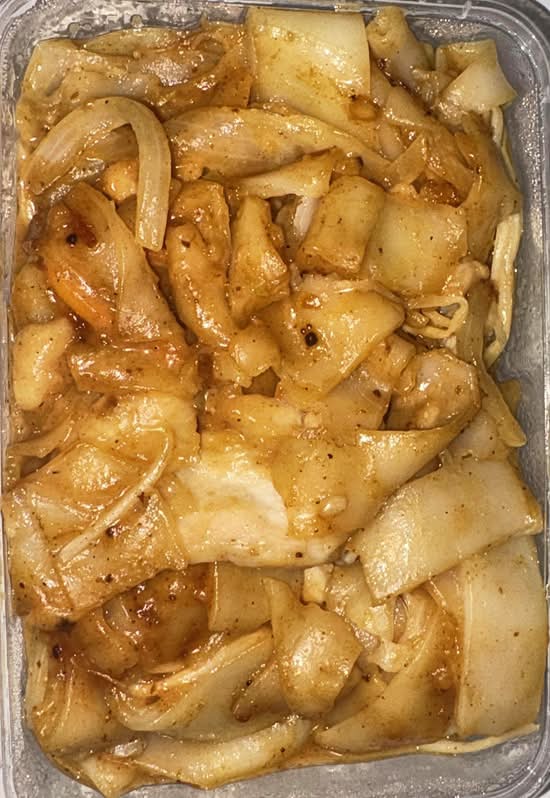 Stir Fried Chicken and Flat Rice Noodle
