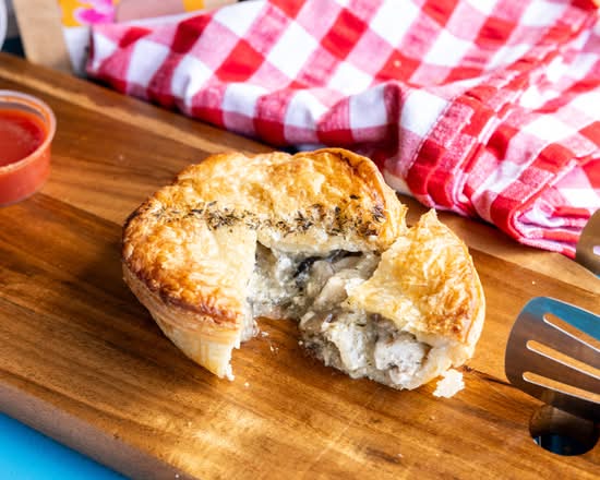chicken, mushroom and thyme pie