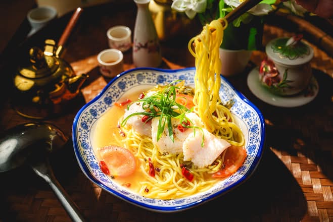 Szechuan Fish with Pickled Mustard on Rice Noodle Soup (I)
