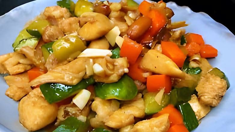50. Kung Pao Chicken (Medium)