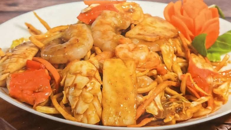 17. Seafood Mee Goreng (Mild)