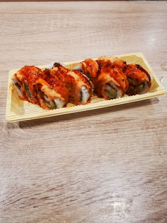 Spicy chicken avocado roll