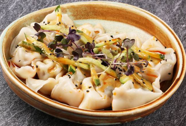 B04 Wonton in Red Chilli Oil and peanut Sauce