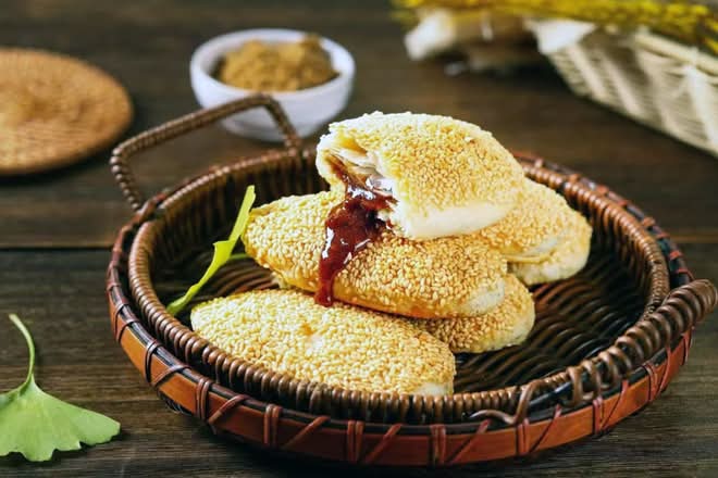 B15 Sesame Pastry with Brown Sugar Filling