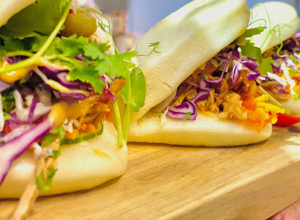 Pulled beef Bao Buns