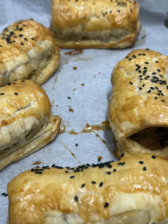 BEEF SAUSAGE ROLLS