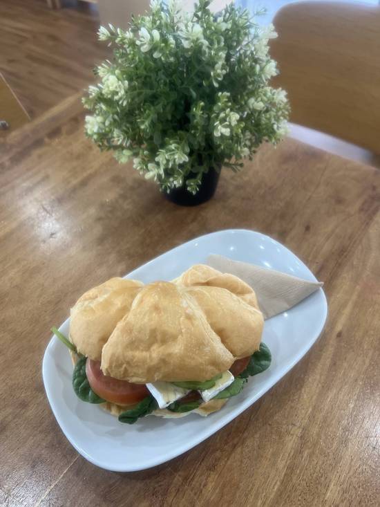 Spinach Avocado Brie Tomato Croissant