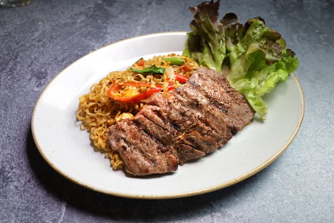 Pad Kra-Pow Mama with grilled Wagyu Beef