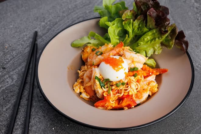 Mama Stir-fry Salted Egg with Prawns(I)