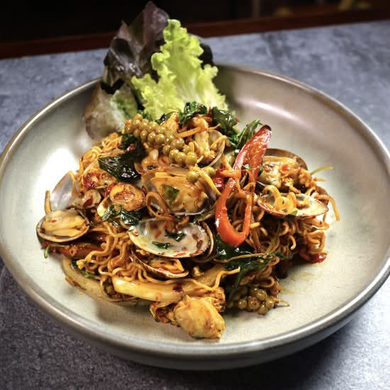 Pad Cha Mama Noodles with Baby Clams (I)