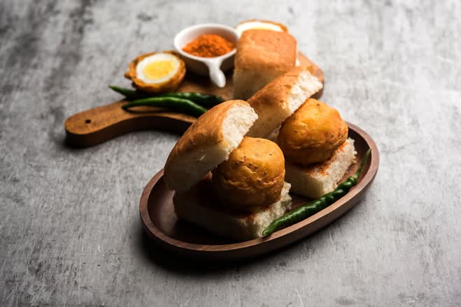 Vada Pav (1 Pcs)