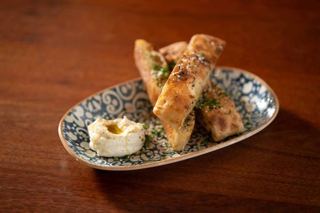 Garlic & Cheese Bread
