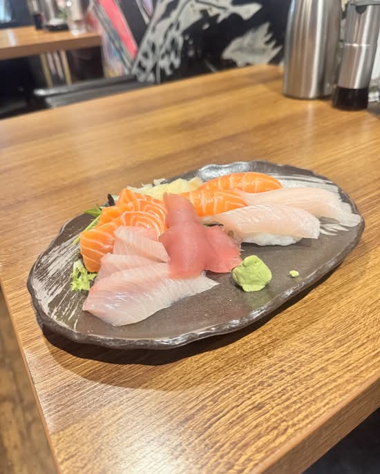 Nigiri and Sashimi Combo (10p)