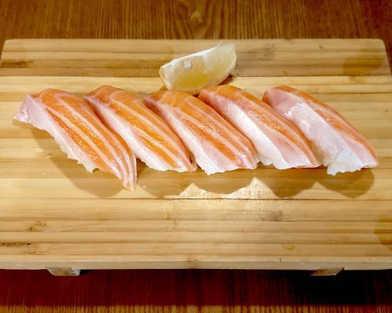 Salmon Nigiri (4pcs)