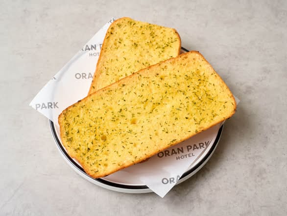 Papis Garlic Bread