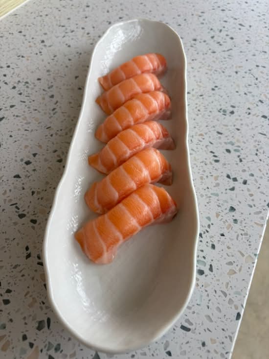 Salmon Nigiri 6pcs (A)