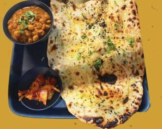 Amritsari Aloo Kulcha