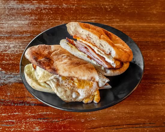 BACON & EGG ROLL