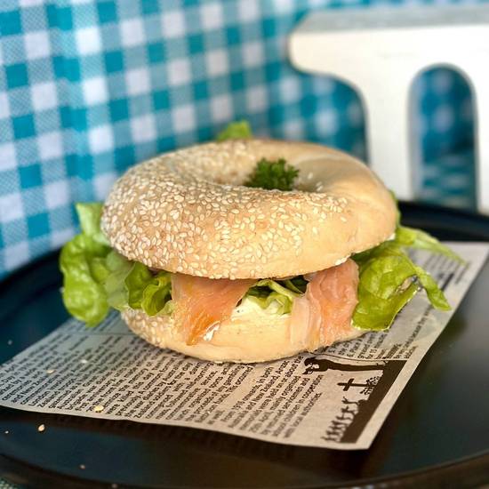 Smoked Salmon Bagel (Imported)