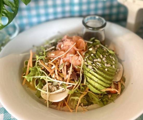 Smoked Salmon Salad (Imported)