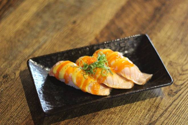 Grilled Salmon Nigiri 3pcs