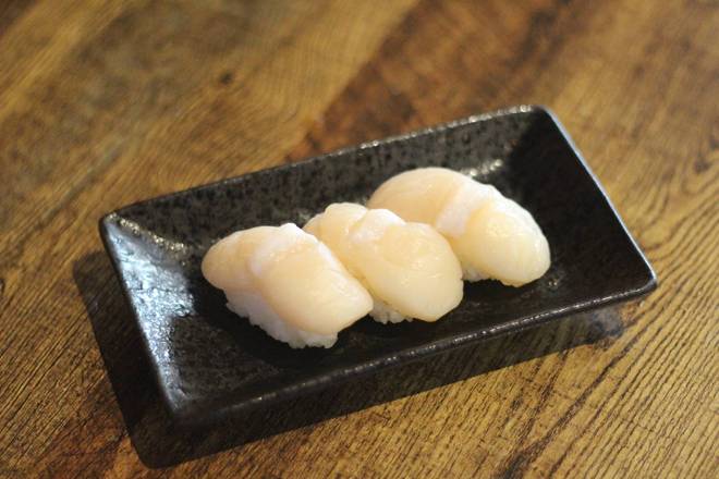 Scallop Nigiri 3pcs