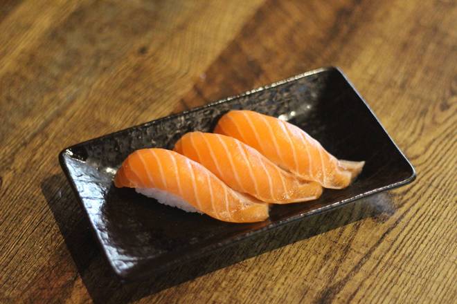 Salmon Nigiri 3pcs