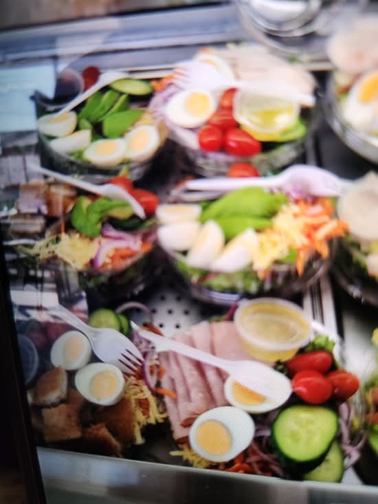 Roast chicken salad bowls