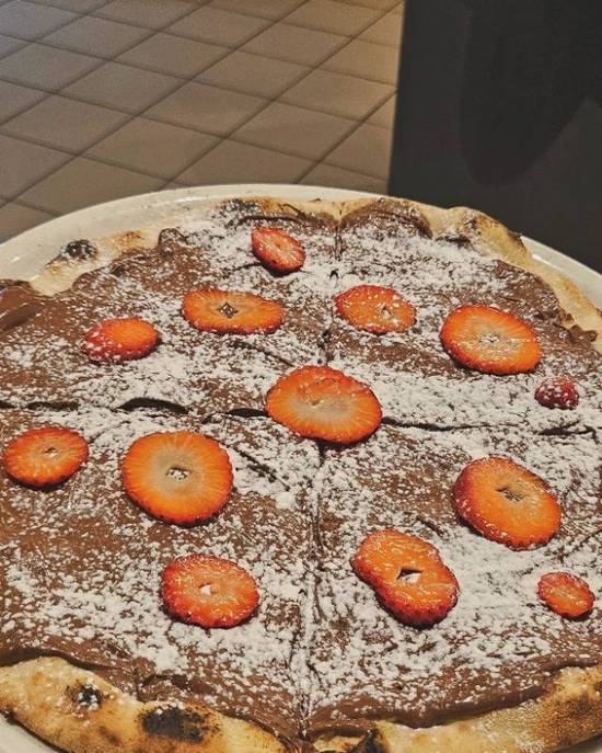 Nutella Pizza