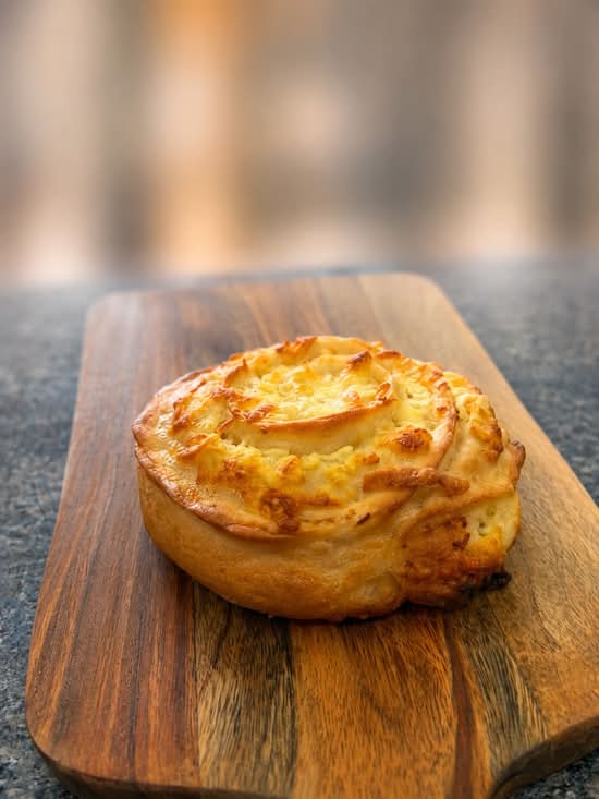 Garlic & Cheese Scroll