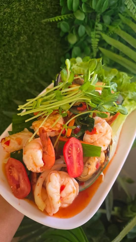 Thai Spicy Seafood Salad