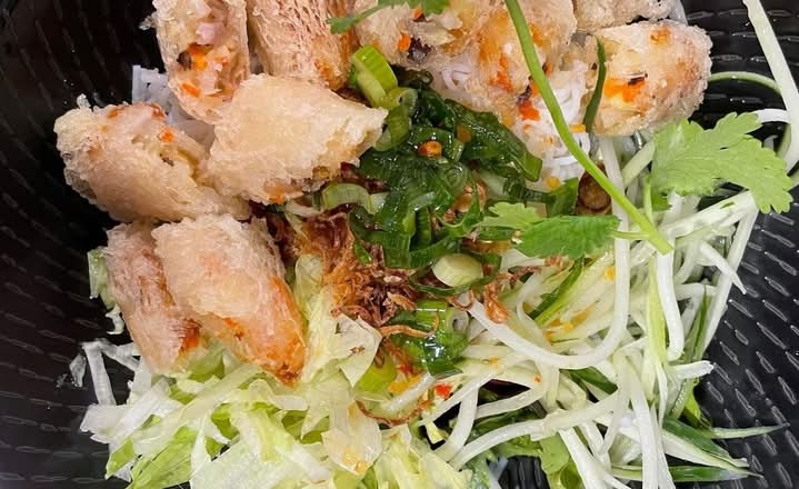 J78. Vegetarian Spring Rolls Vermicelli Noodle Salad