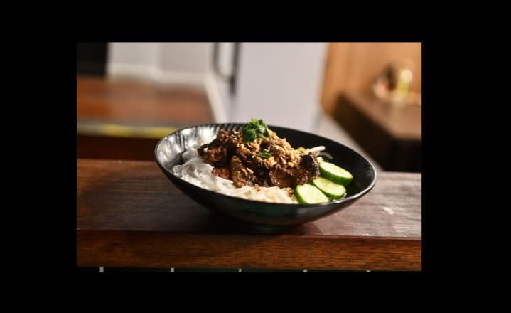 J72. Lemongrass Beef Vermicelli Salad