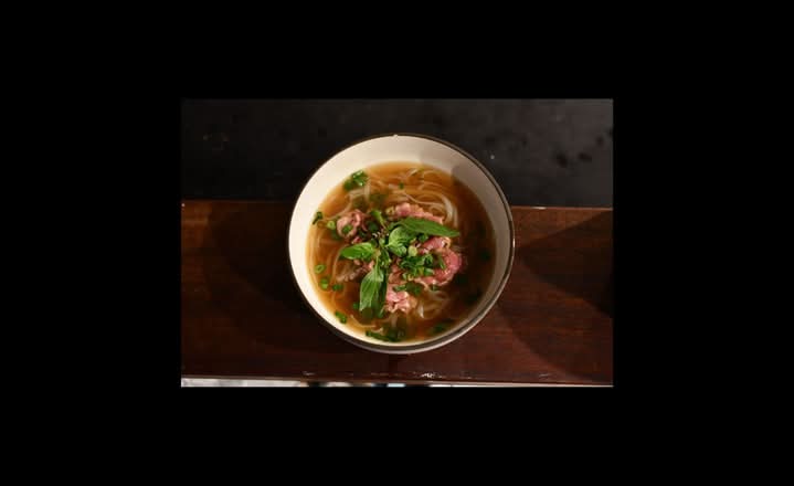 F28. Sliced Beef Pho