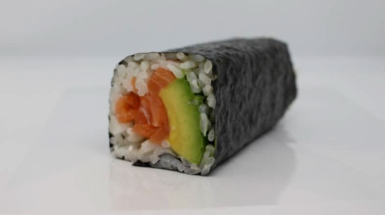 Fresh Salmon Avocado Roll
